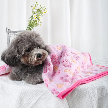 Daisy Soft Fluffy Pet Blanket – Warm Coral Fleece Paw Print Mat