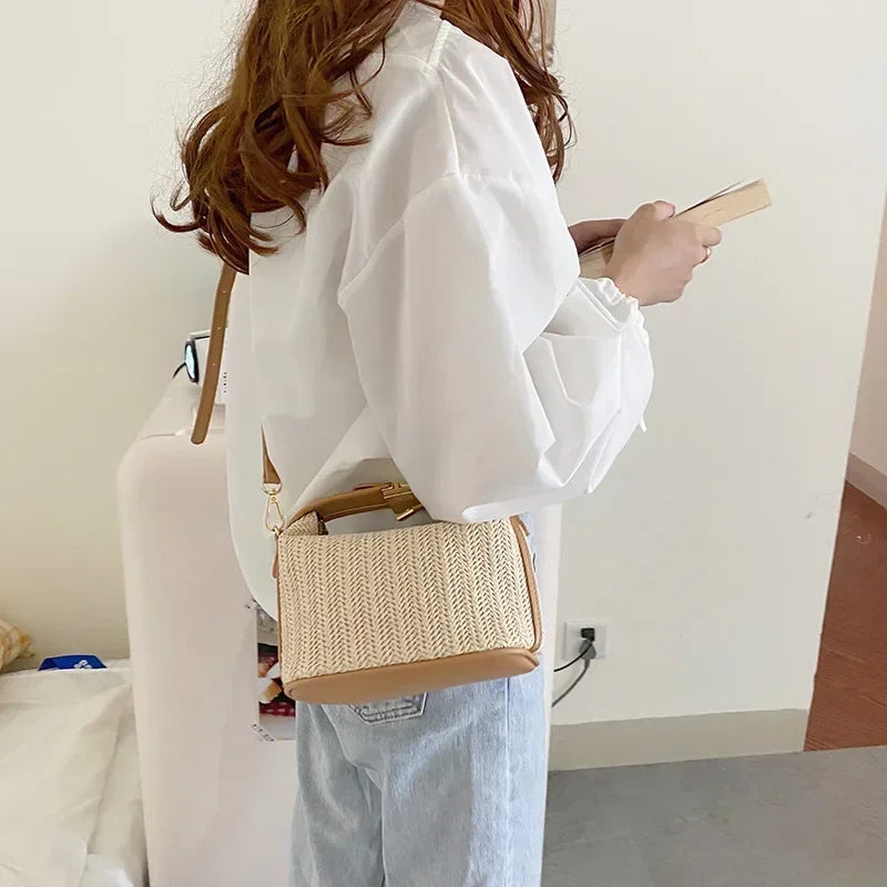 Summer Small Straw Handbag Trendy Shoulder Bag Woven Bucket Crossbody Bag Casual Seaside Beach Bag Gilrs Handle Tote