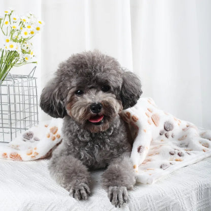 Daisy Soft Fluffy Pet Blanket – Warm Coral Fleece Paw Print Mat