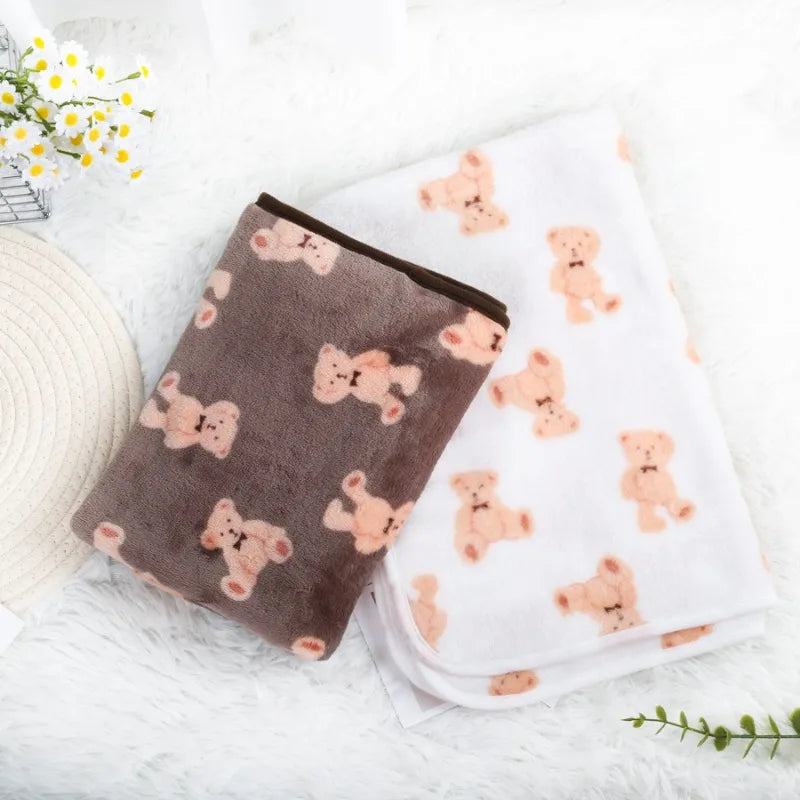 Daisy Soft Fluffy Pet Blanket – Warm Coral Fleece Paw Print Mat
