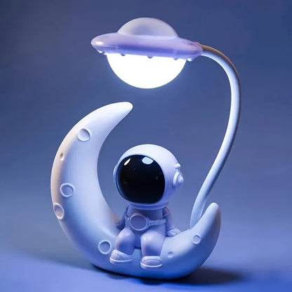 Creative Moon Astronaut Nightlight - LED Desk Lamp for Bedroom Decor