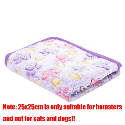 Daisy Soft Fluffy Pet Blanket – Warm Coral Fleece Paw Print Mat