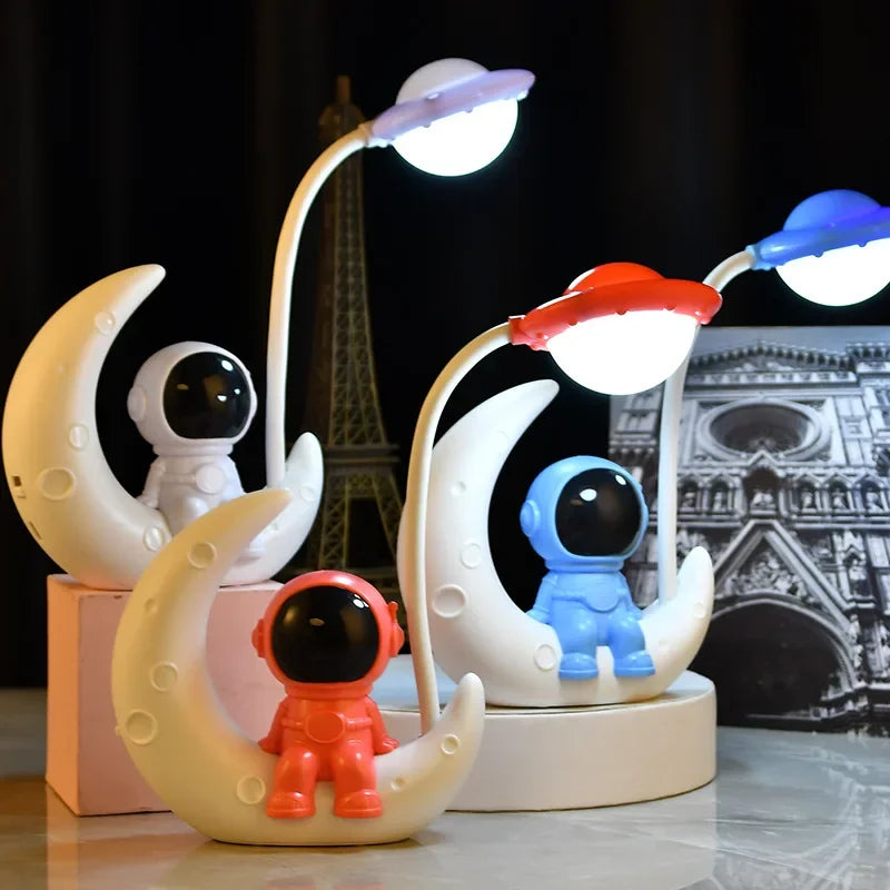 Creative Moon Astronaut Nightlight - LED Desk Lamp for Bedroom Decor